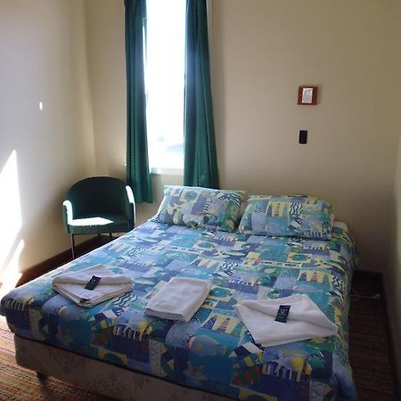 Happy Backpacker Hostel Penguin Exterior photo