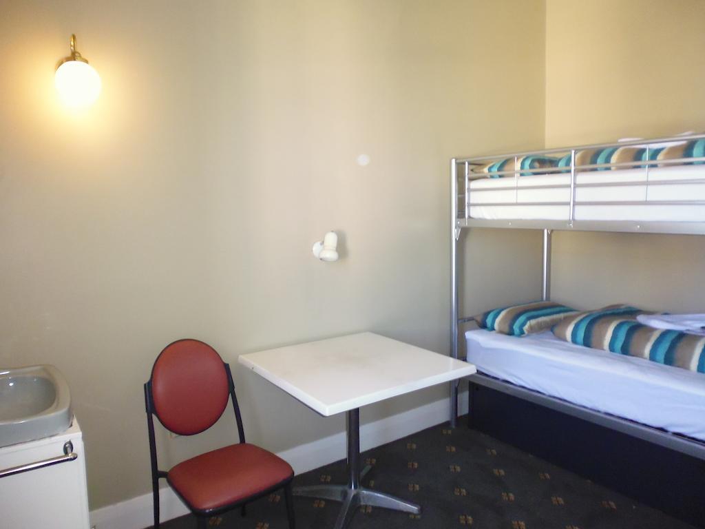 Happy Backpacker Hostel Penguin Exterior photo